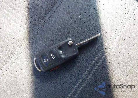 2014 Volkswagen Passat 1.8T Wolfsburg Edition из США, поврежденный, VIN 1VWAT7A32EC120592